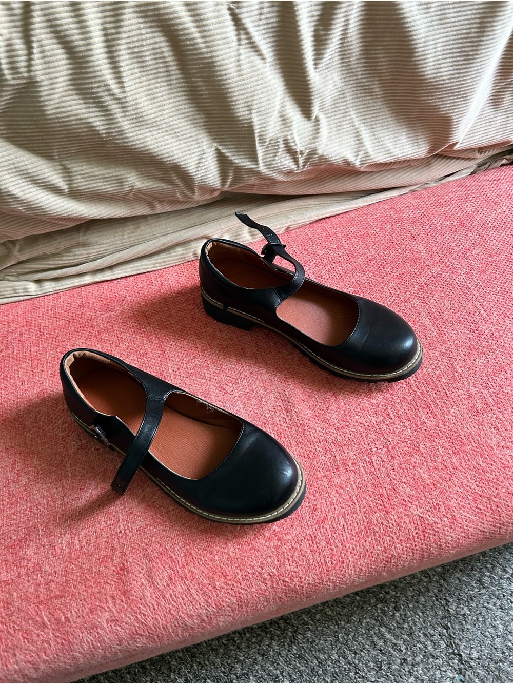 Women’s Black Mary Jane Chunky Heel Shoes - Picture 2 of 3